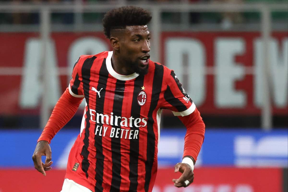 Emerson Royal con la maglia del Milan