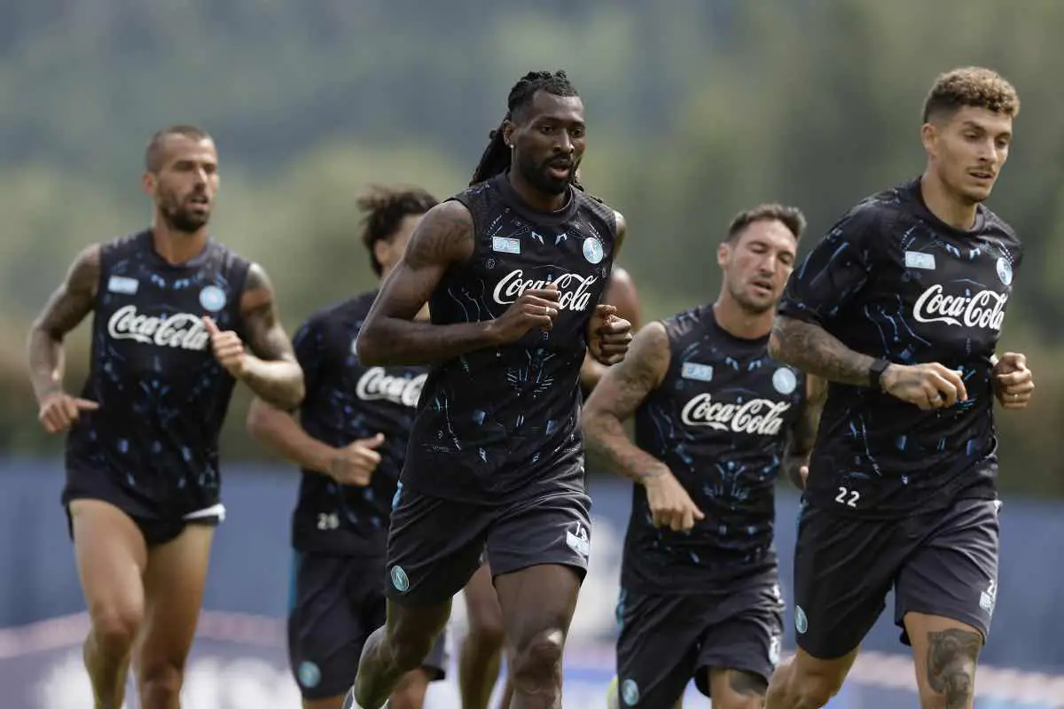 I calciatori del Napoli si allenano