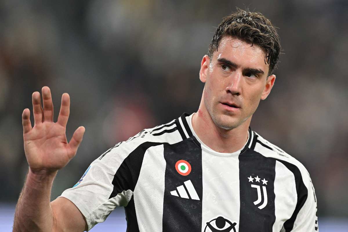 Vlahovic saluta la Juve e resta in Serie A: firma per la rivale Vlahovic saluta la Juve e resta in Serie A: firma per la rivale