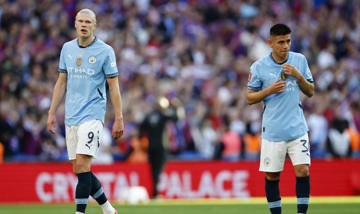 Haaland ed Echeverri in campo con la maglia del Manchester City.