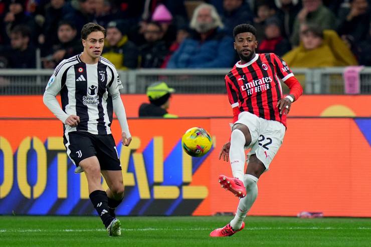 Emerson Royal in campo contro la Juventus