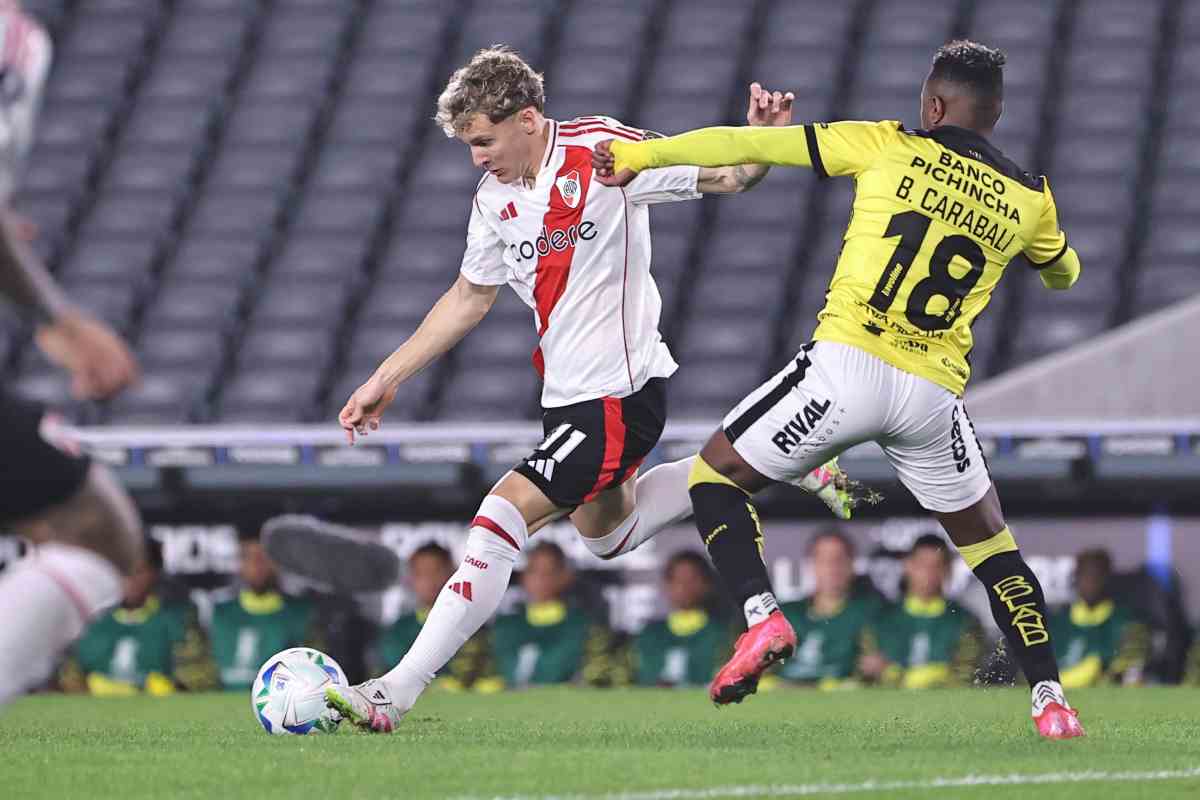 Facundo Colidio in azione con la maglia del River Plate