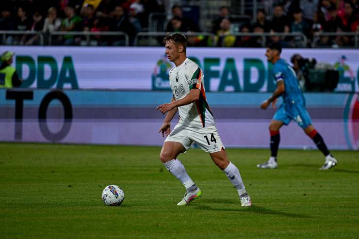 Hans Nicolussi Caviglia in campo con il Venezia