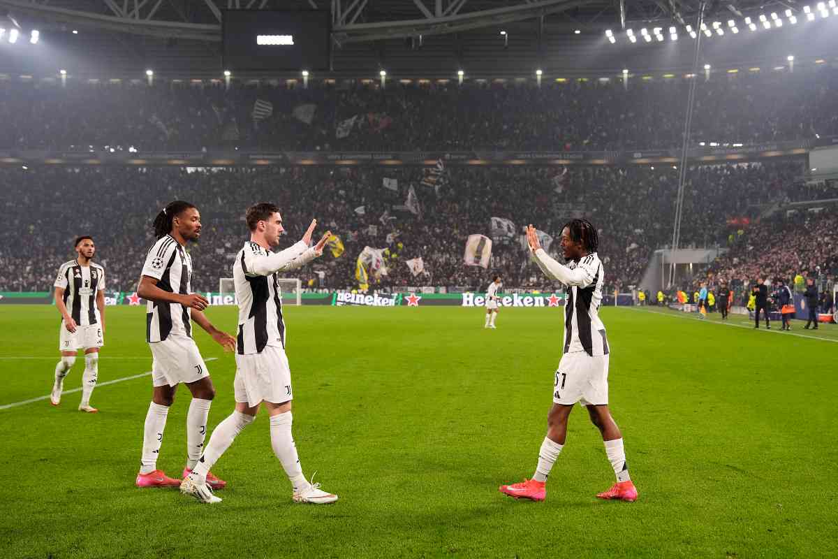Doppio addio Juve, i bianconeri fanno cassa: spunta la Bundesliga Doppio addio Juve, i bianconeri fanno cassa: spunta la Bundesliga