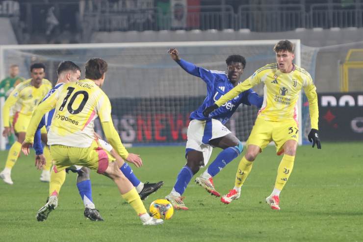 Kenan Yildiz e Nicolò Savona in campo con la maglia della Juventus