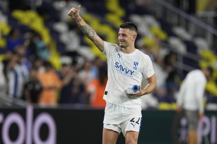 Milinkovic Savic sorride