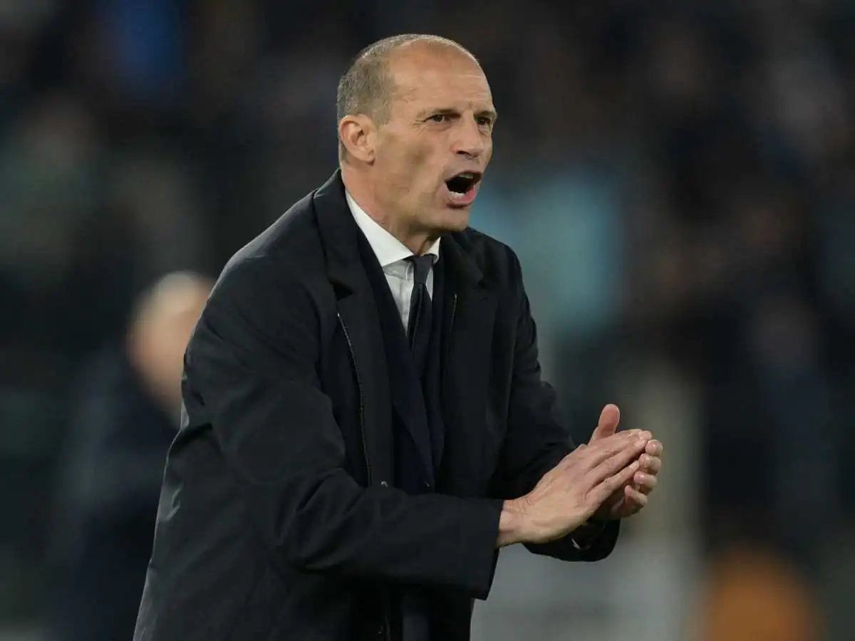 Massimiliano Allegri incita la squadra dalla panchina