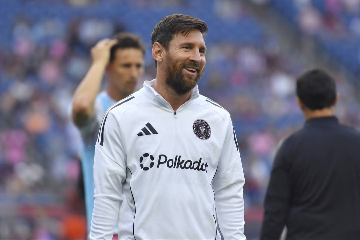 messi sbarca in serie a le dichiarazioni in conferenza accendono il sogno di mercato