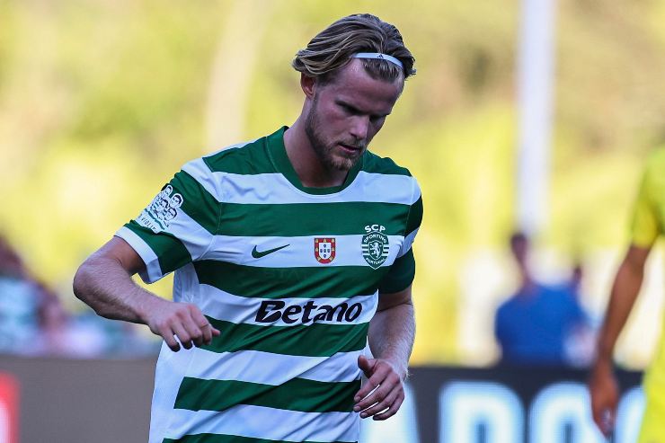 Hjulmand in campo con la maglia dello Sporting