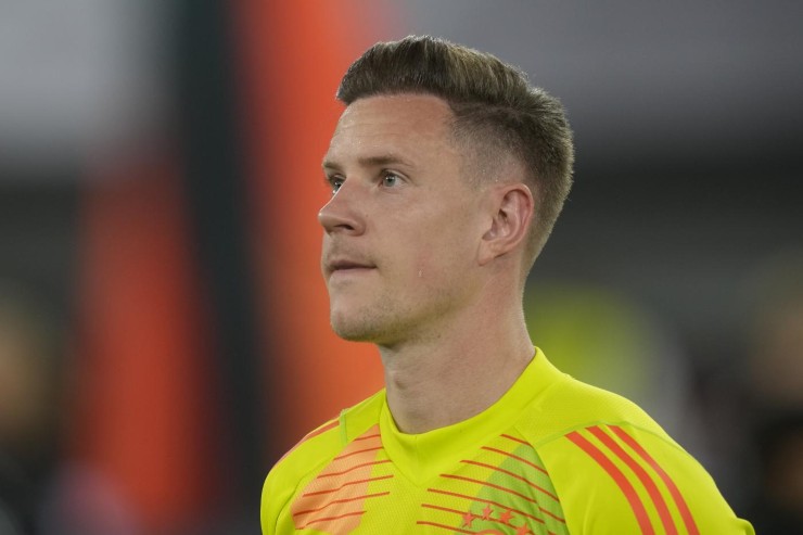 ter Stegen osserva con indosso la maglia della Germania