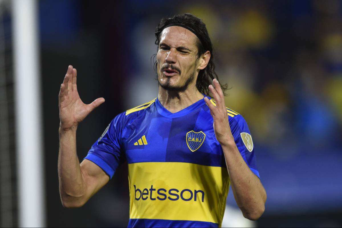 “Devi ritirarti”, Cavani coperto di insulti in Argentina: c’entra Paredes “Devi ritirarti”, Cavani coperto di insulti in Argentina: c’entra Paredes