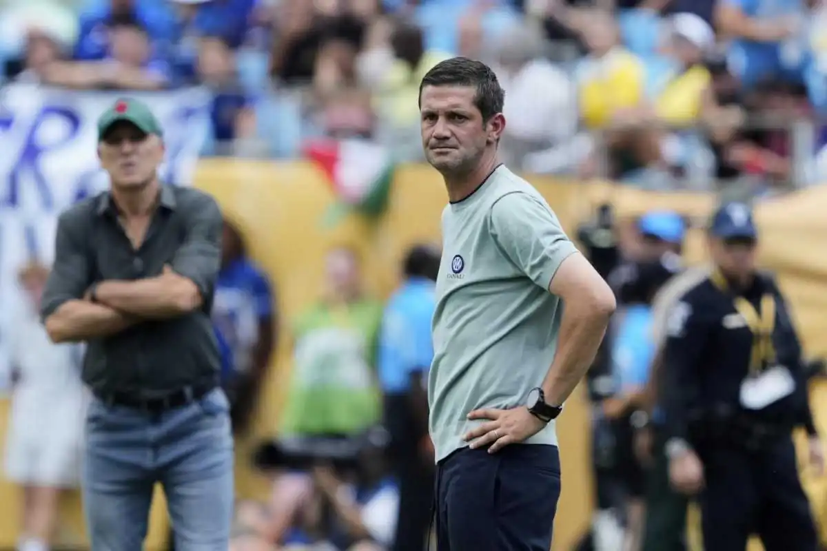 Chivu in panchina con l'Inter
