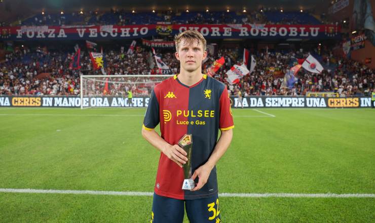 Morten Frendrup con la maglia del Genoa.