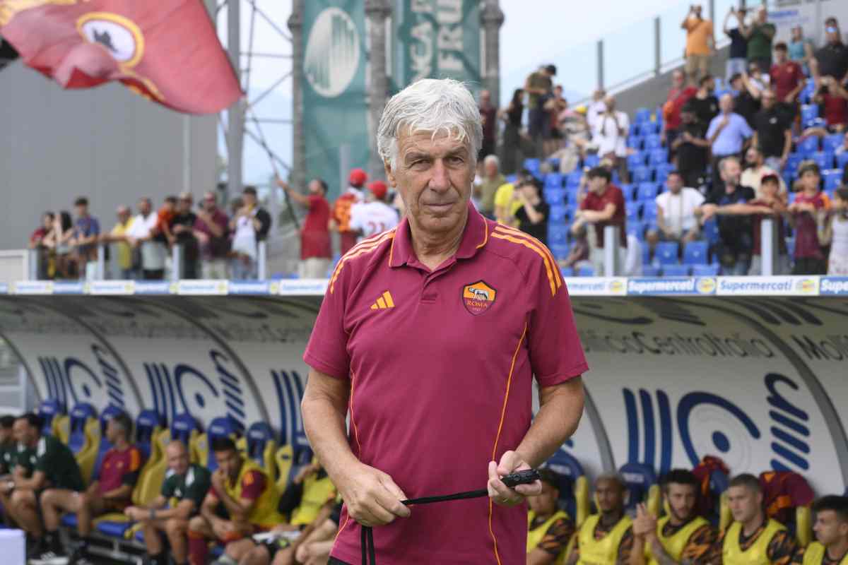 Addio Kumbulla, la Roma fa spazio: sta per arrivare il nuovo difensore Addio Kumbulla, la Roma fa spazio: sta per arrivare il nuovo difensore