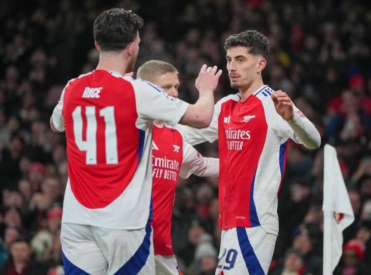 Havertz insieme ad altri giocatori dell'Arsenal