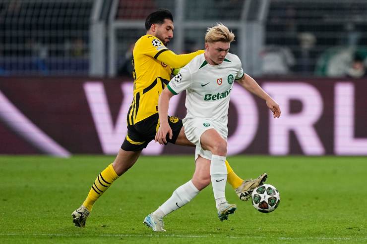 Conrad Harder in campo contro il Borussia Dortmund