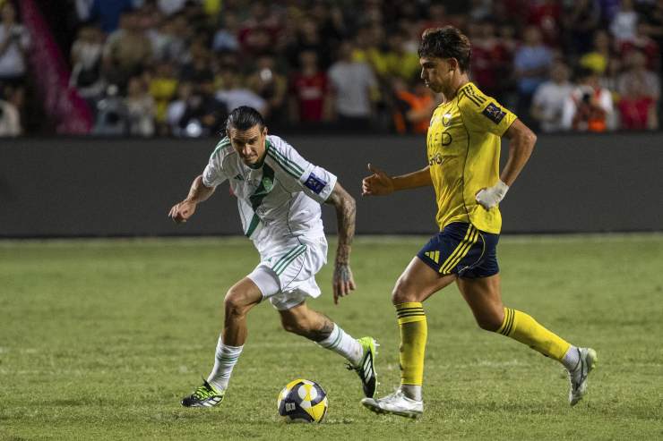 Joao Felix in campo con l'Al-Nassr