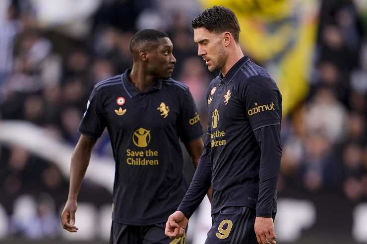 Kolo Muani e Vlahovic in campo