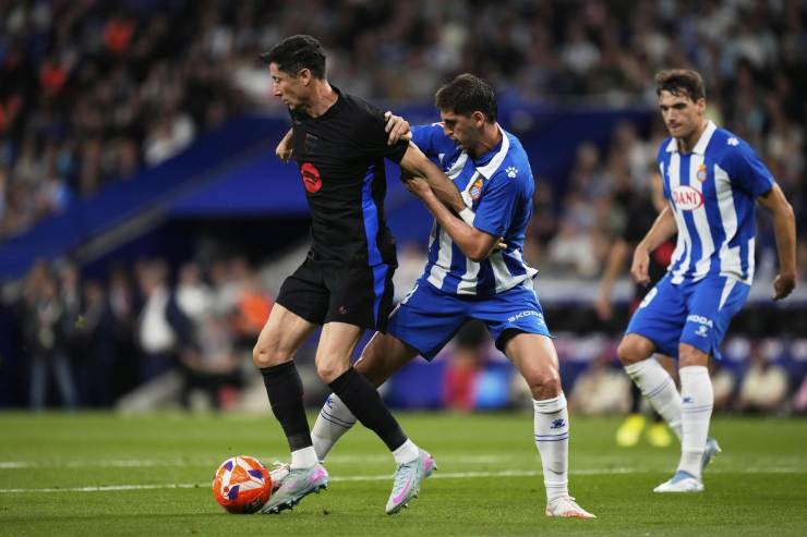 Kumbulla in campo con l'Espanyol