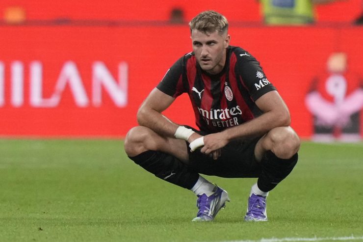 Santiago Giménez in campo contro la Cremonese