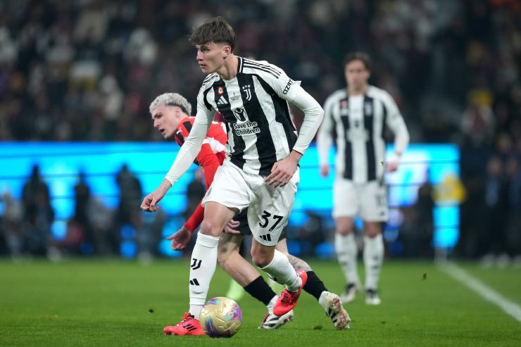 Nicolò Savona in campo con la Juventus