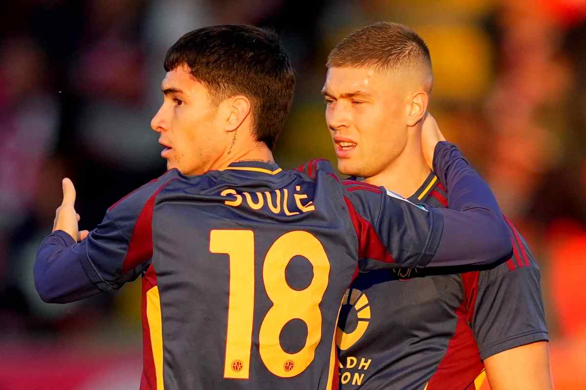 Soule abbraccia Dovbyk