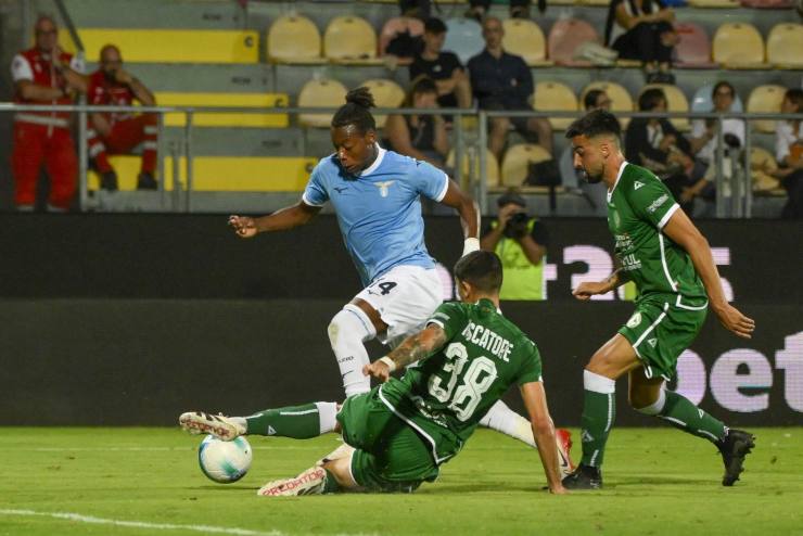 Tijjani Noslin in campo con la Lazio