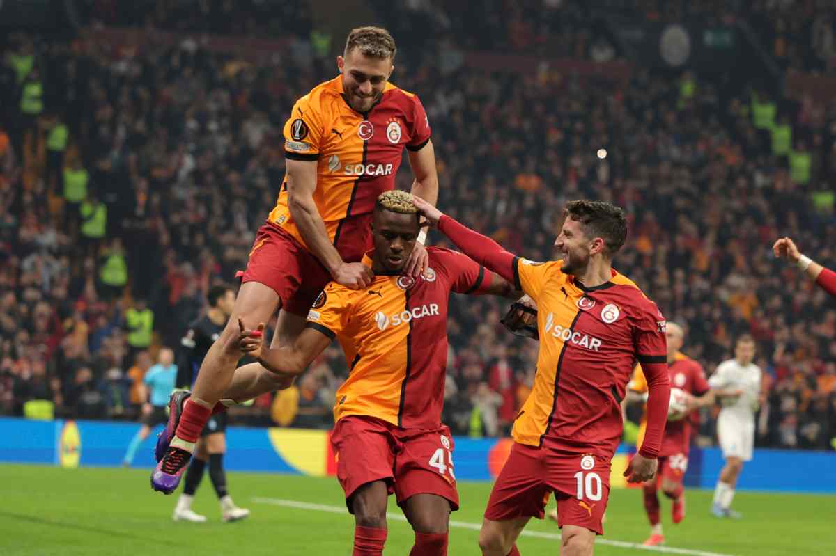 Victor Osimhen esulta con la maglia del Galatasaray
