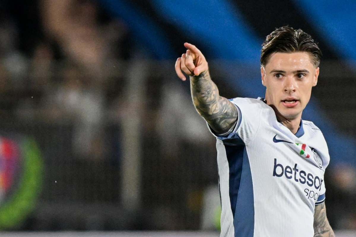 Nicola Zalewski con la maglia dell'Inter durante la stagione 2024-2025.
