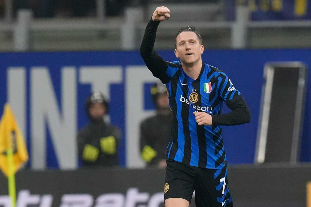 Zielinski esulta dopo una rete