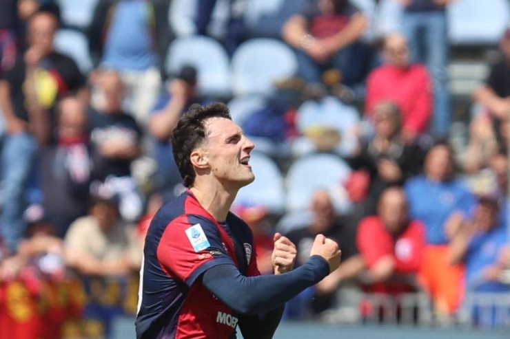 Zortea esulta per un gol 