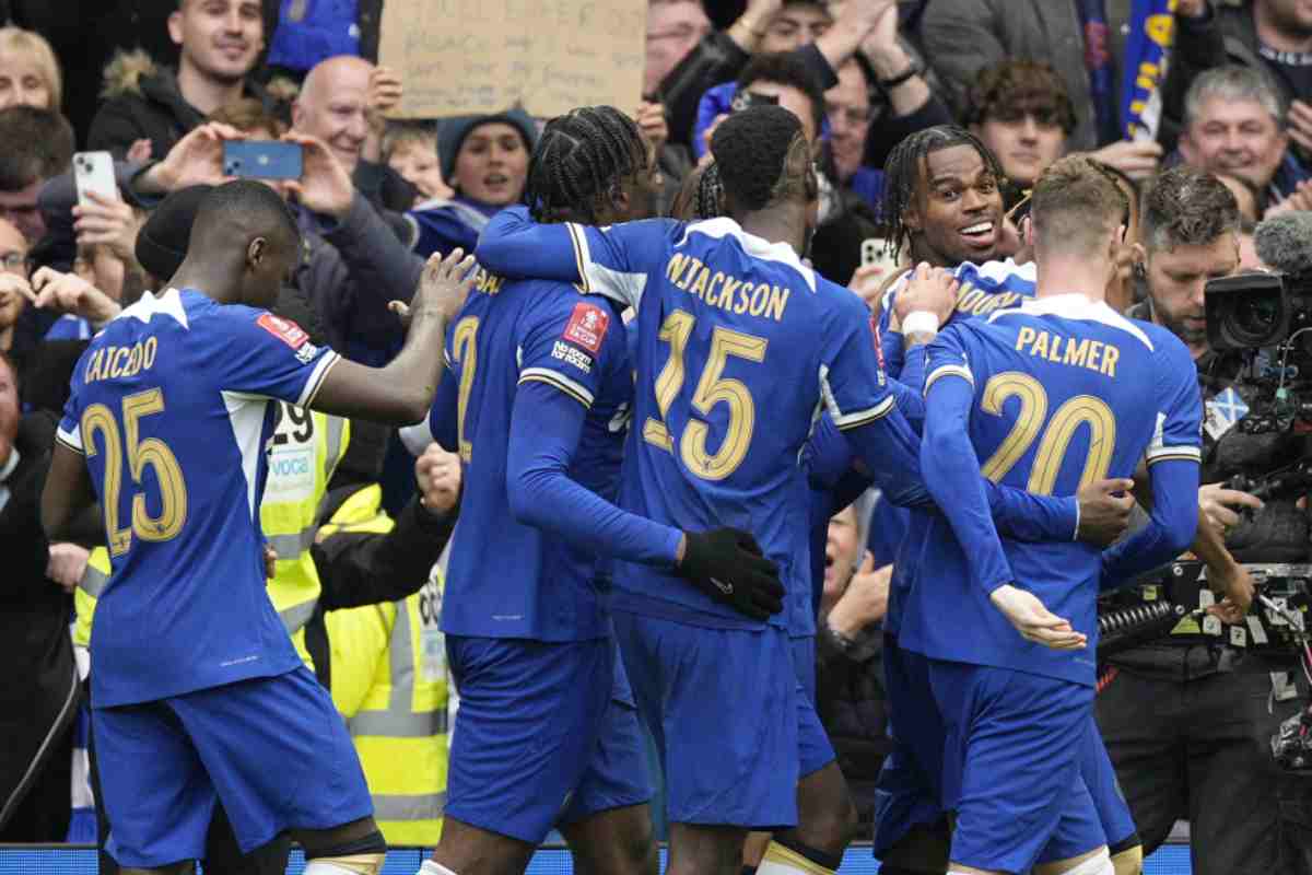 Juve, 2 colpi dal Chelsea: visite mediche e firma Juve, 2 colpi dal Chelsea: visite mediche e firma