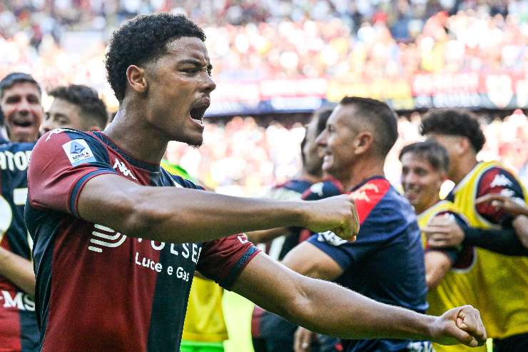 Koni De Winte esulta in maglia Genoa