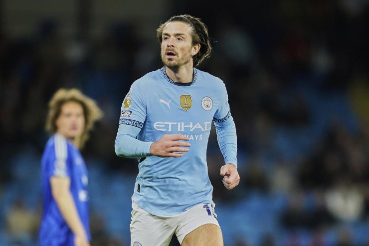Grealish in azione in maglia City