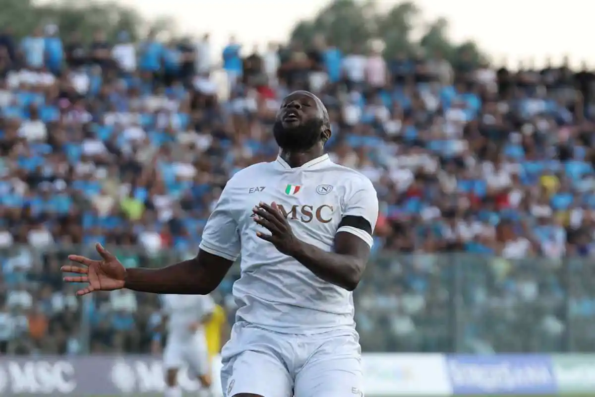 Il Napoli lo segue da un anno, Lukaku gli libera spazio: ora l’affare si può fare