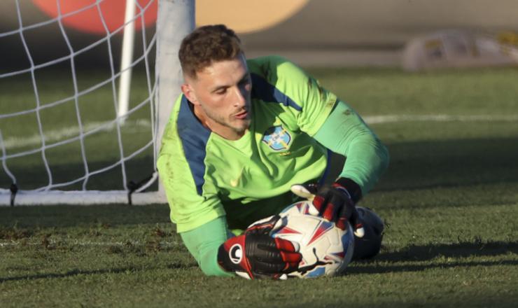 Bento durante un allenamento col Brasile