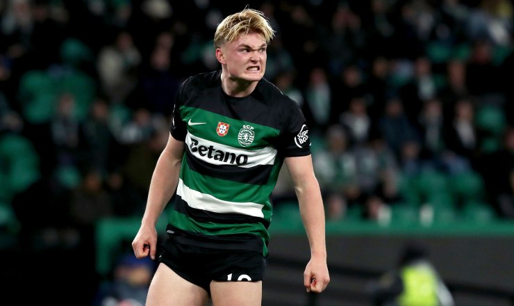 Conrad Harder con la maglia dello Sporting Lisbona.