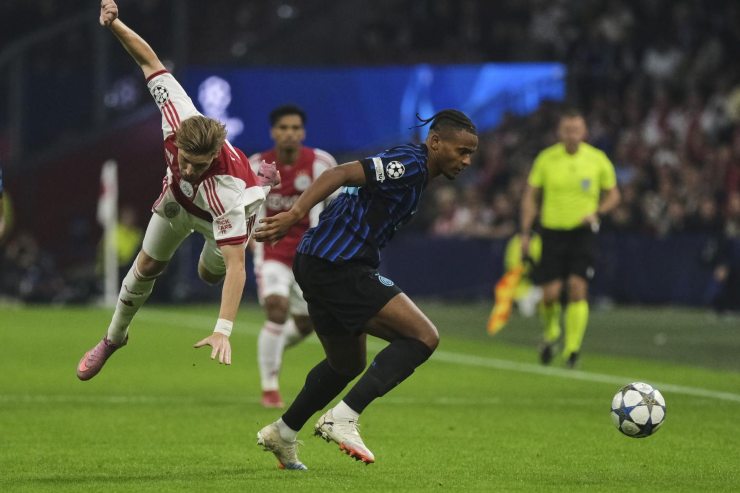 Akanji con la maglia dell'Inter