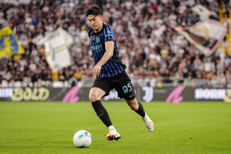 Bastoni in campo con l'Inter