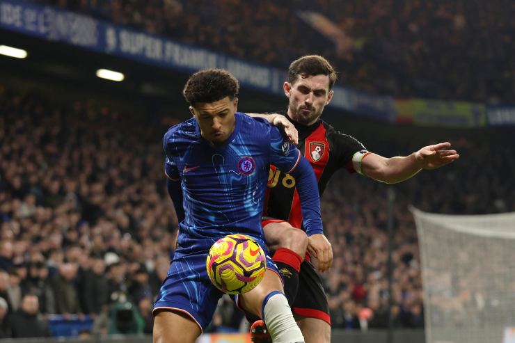 Sancho con la maglia del Chelsea