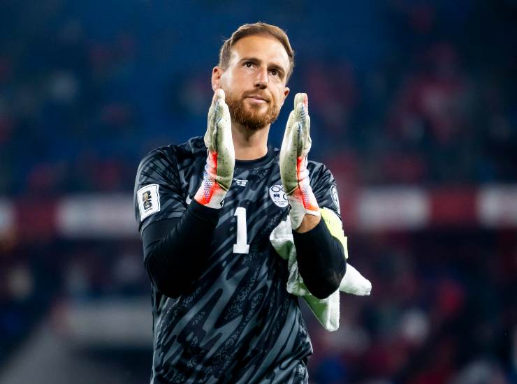 Oblak applaude il pubblico