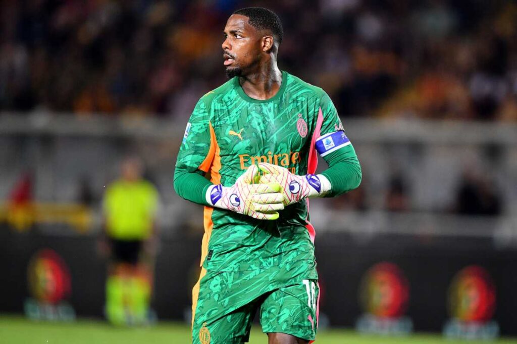 Mike Maigna con la maglia del Milan