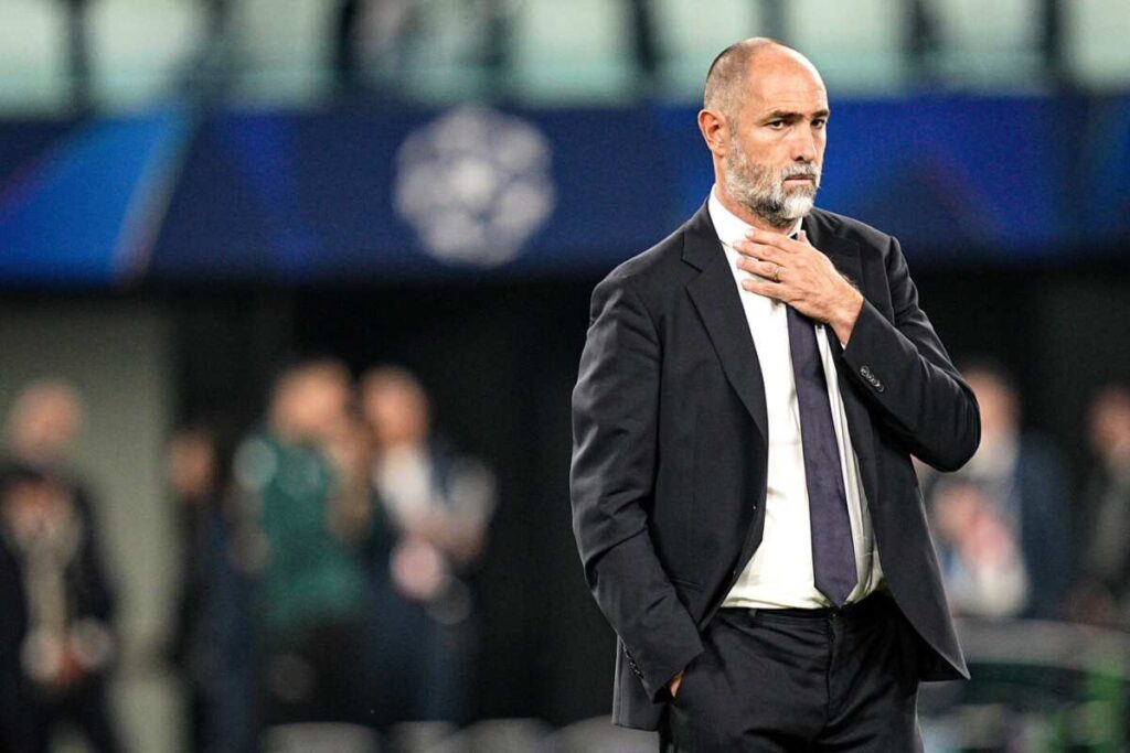 Tudor fornisce indicazioni ai suoi giocatori