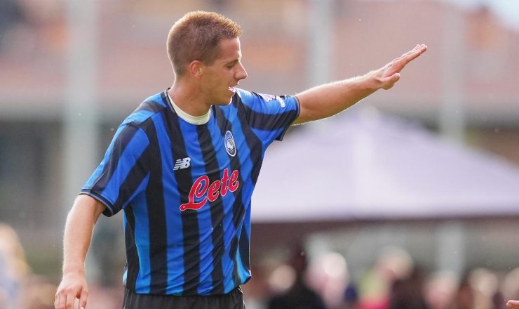 Mario Pasalic con la maglia dell'Atalanta.
