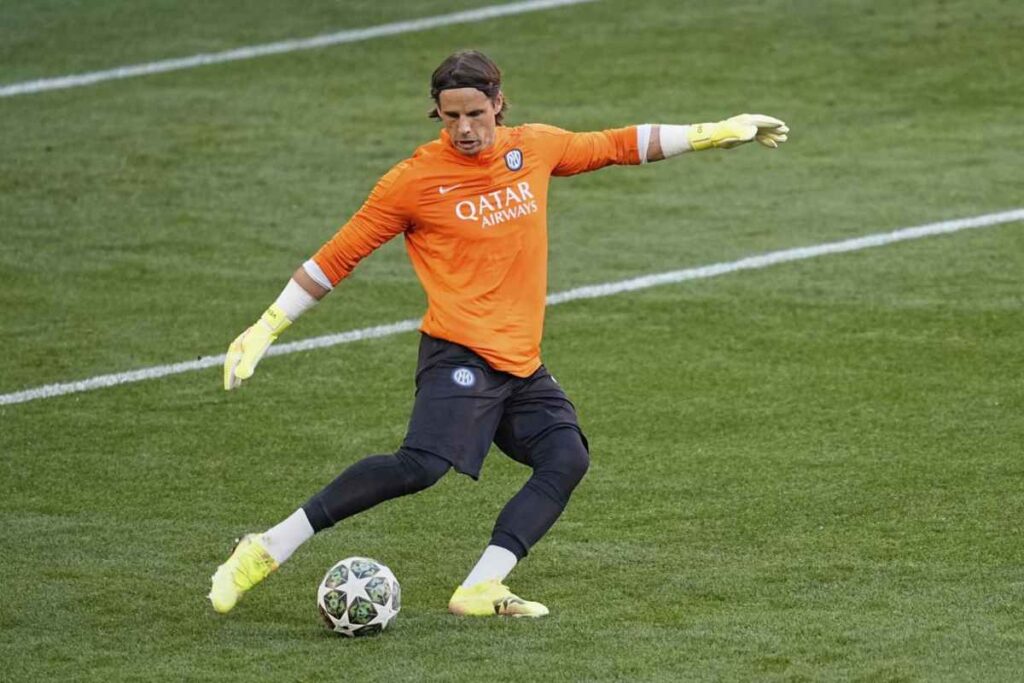 Sommer durante una fase di riscaldamento con l'Inter