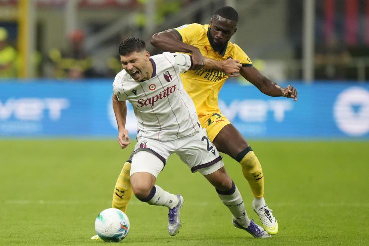Tomori in contrasto con Cambiaghi