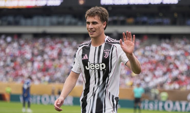 Kenan Yildiz con la maglia della Juventus