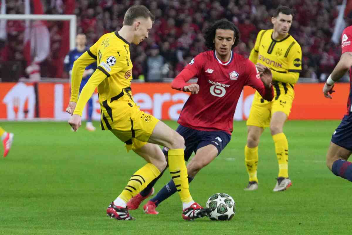 Bouaddi in campo con il Lille