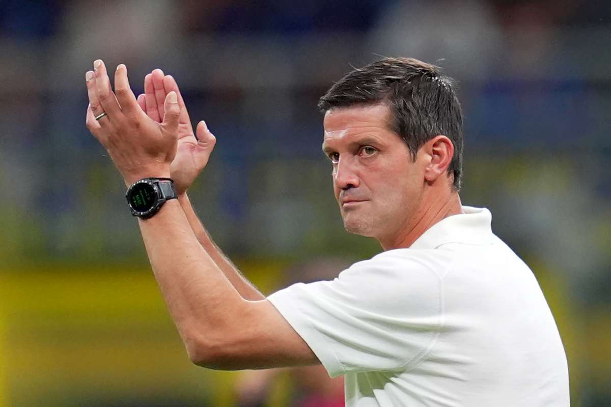 Chivu applaude