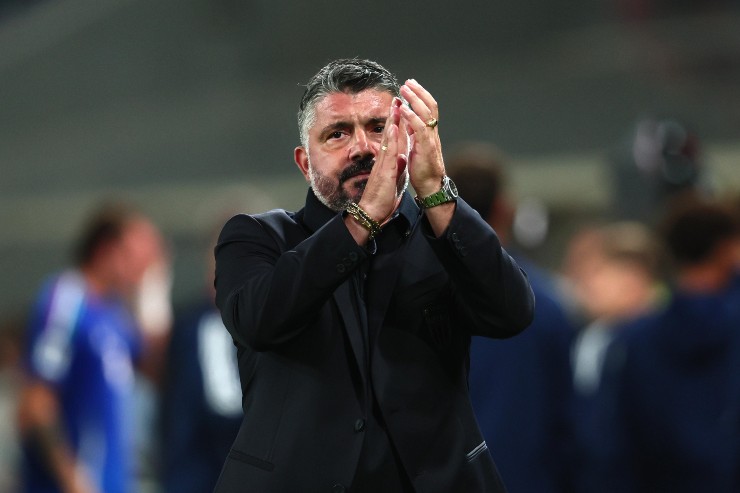 Gattuso applaude da bordo campo